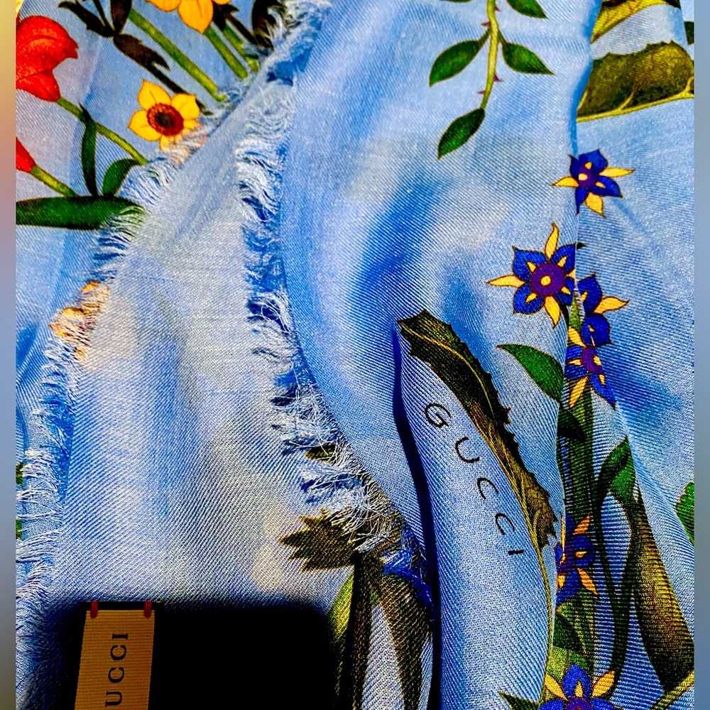 Gucci scarf